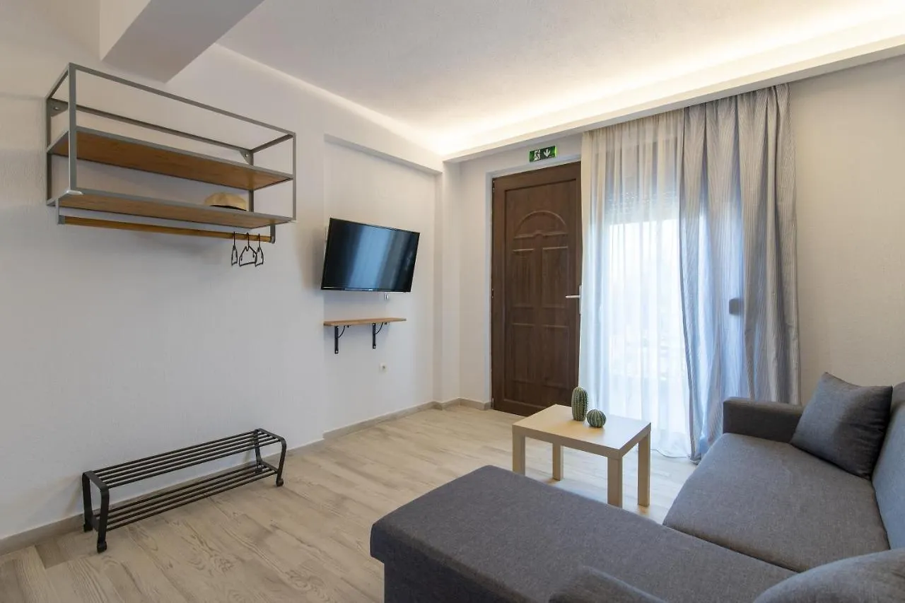מלון דירות ניקיטי Varka Rooms יוון