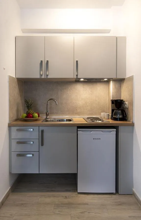 ניקיטי Varka Rooms יוון